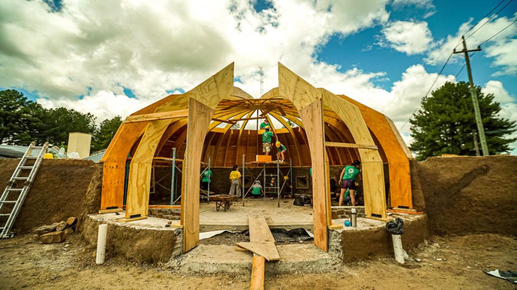 Avanza la construcción de la segunda Aula Sustentable Escuela Plus
